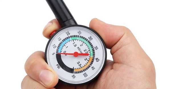 7 najboljših merilnikov tlaka v avtomobilu