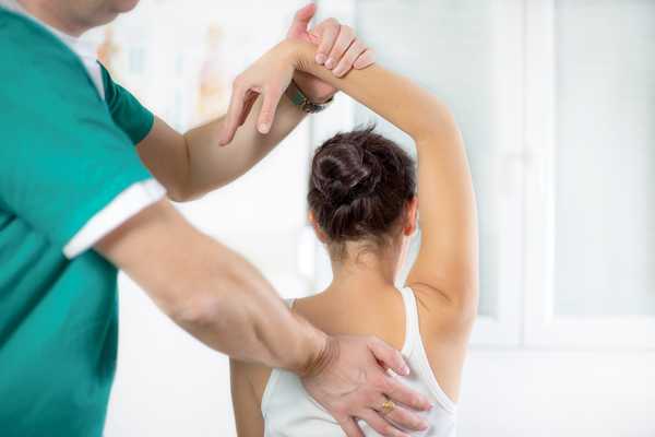 Ocena najboljših klinik za zdravljenje hrbtenice v Novosibirsku v letu 2020