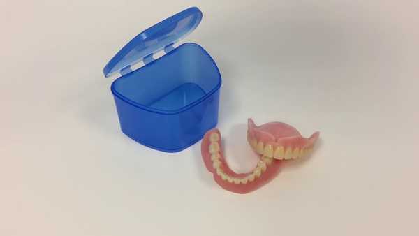Рейтинг кращих контейнерів для зубних протезів на 2020 рік