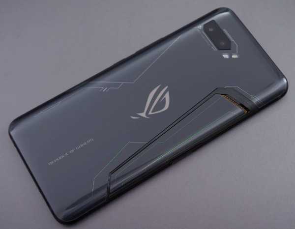 Смартфон Asus ROG Phone II - переваги і недоліки