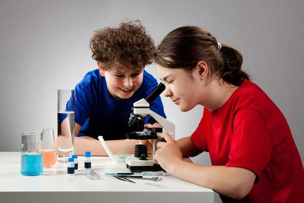 Najboljši mikroskopi za šolarje in študente v letu 2020