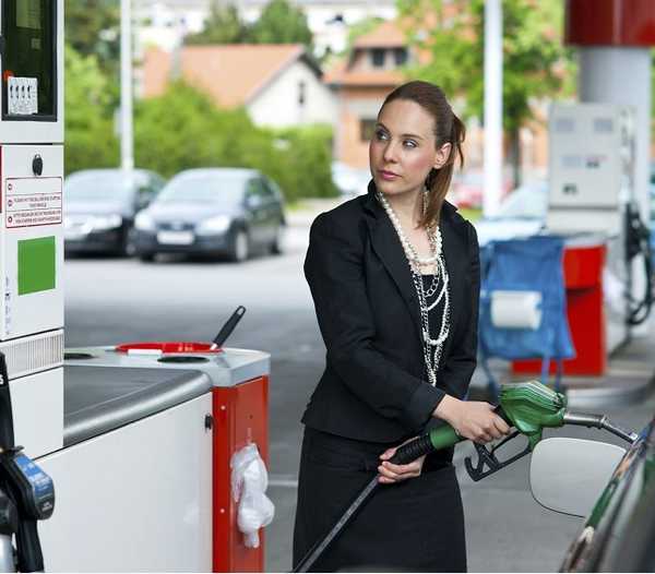 8 най-добри карти за връщане на пари в бензиностанциите