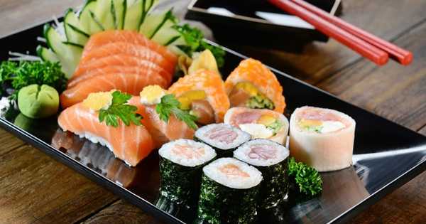 9 pengiriman sushi and roll terbaik di Novosibirsk