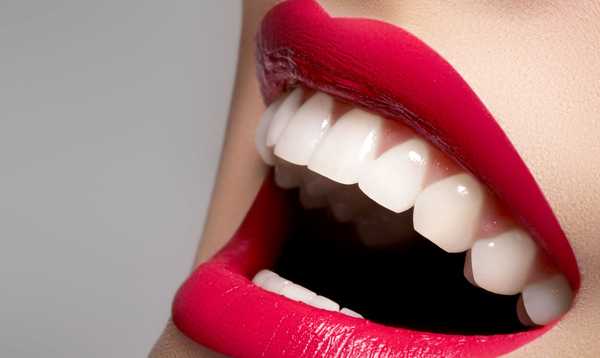 Hodnocení nejlepších produktů pro bělení zubů pro rok 2020