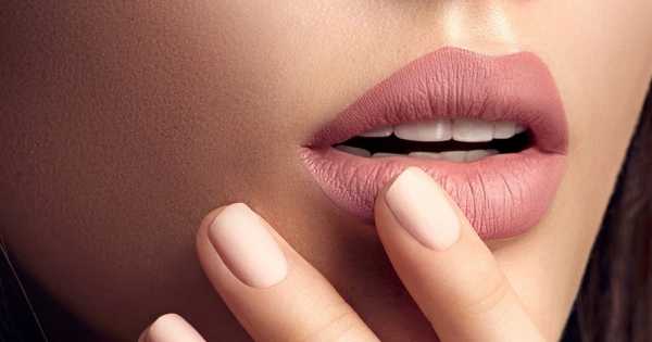 10 най-добри гланцове за устни за увеличаване на обема на устните