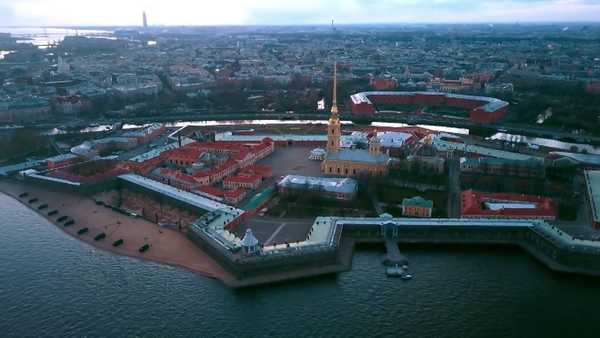 Peringkat dari agen real estat terbaik di St. Petersburg pada tahun 2020