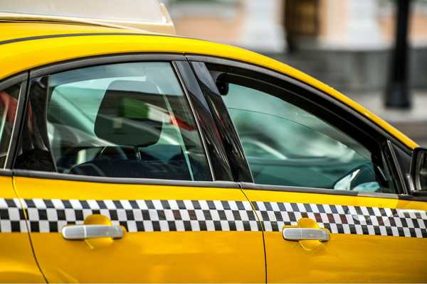 Ocena najlepszych usług taksówkowych w Krasnojarsku na 2020 r