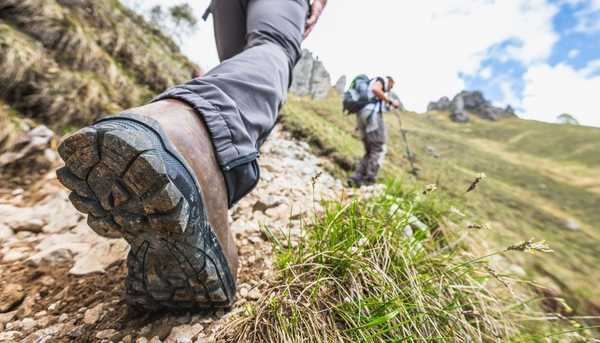 Sepatu hiking dan sepatu hiking terbaik di tahun 2020